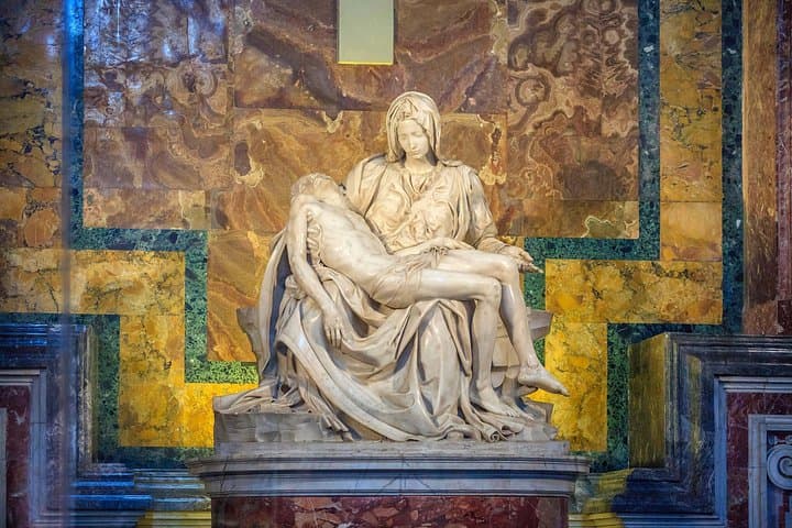 St. Peters Square & Basilica Vatican Walking Tour with Audioguide