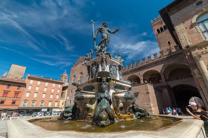 Bologna: City Walk with Audio Guide in 7 Languages on your Phone