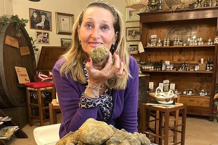 Truffle Hunting & Tasting in San Miniato Tuscany with Dogs