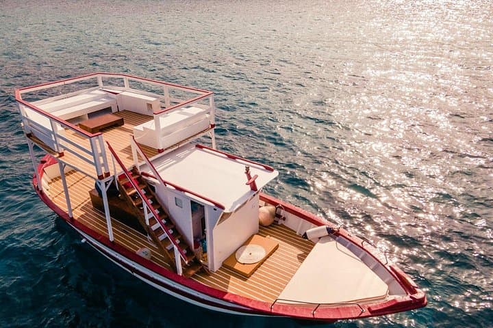Syracuse Boat Tour with typical lunch and drinks - 4 hours