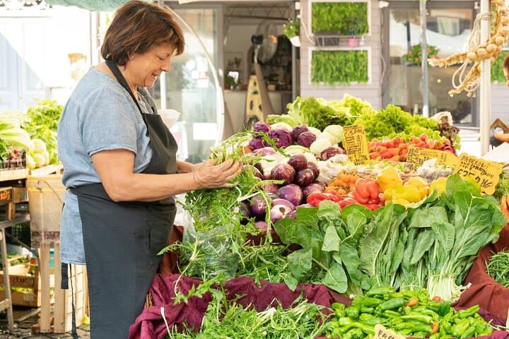 Cesarine: Market Tour & Home Cooking Class in Genoa