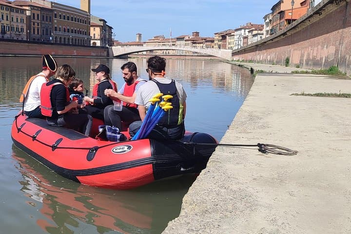 Pisa : rafting tour with Aperitif + free souvenir pictures