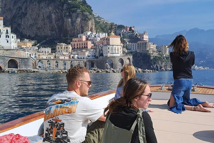Private Boat Tour Along the Amalfi Coast