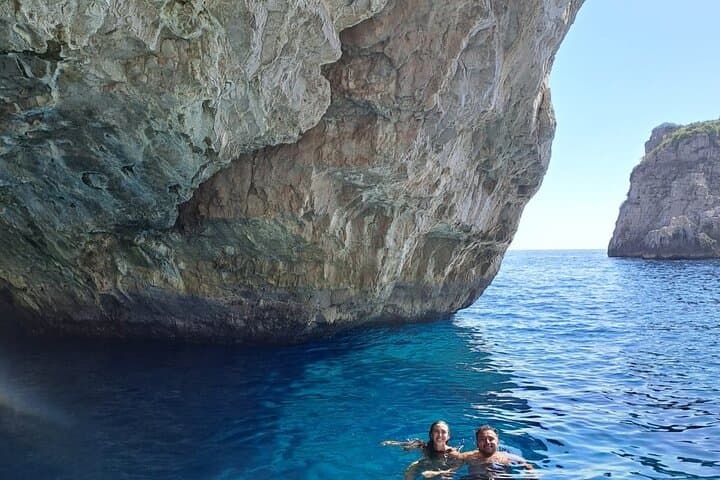 Private Boat Tour Along the Amalfi Coast