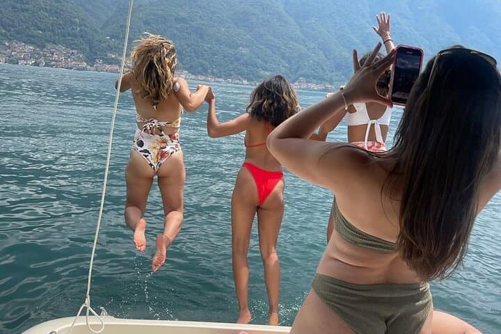 2 Hours Private and Guided Cruise to Lake Como Mostes boat
