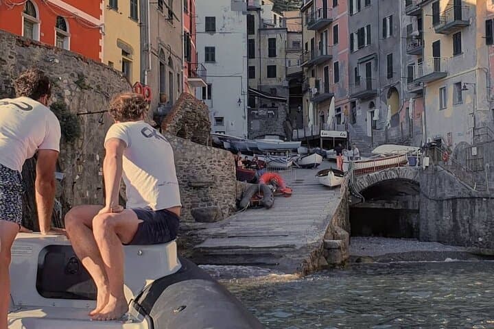 From La Spezia: The Sunset Cinque Terre Boat Tour with Aperitivo