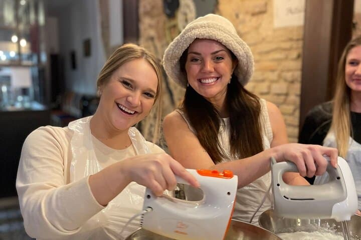 Sorrento: Pasta and Tiramisu Cooking Class with Lunch and Wine