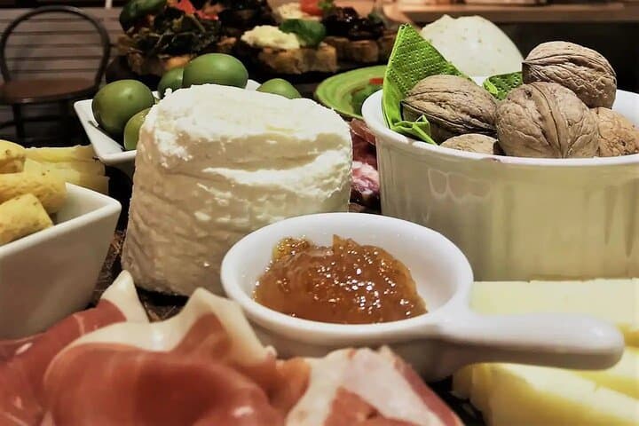 Wine and Food Tasting in Naples Italy