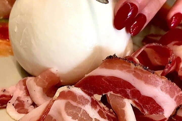 Wine and Food Tasting in Naples Italy