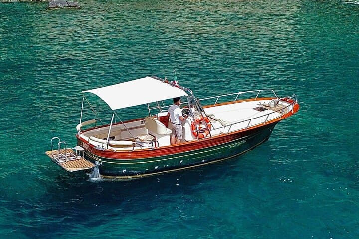 Private tour of the island of Ischia on a Fratelli Aprea gozzo