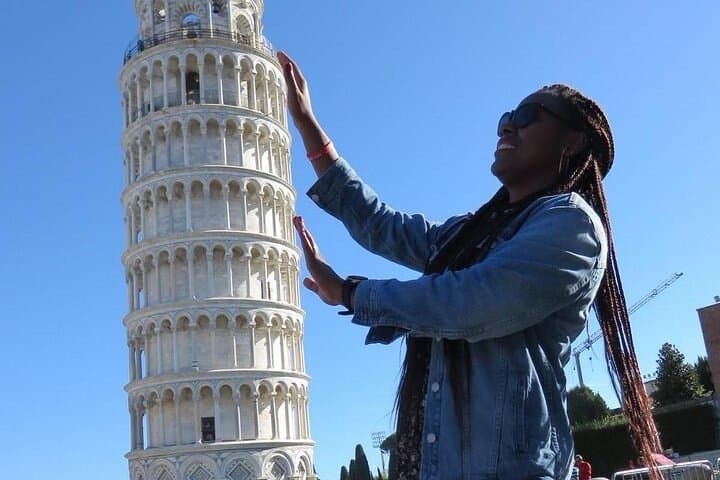 Discover Lucca and Pisa and Enjoy Buccellato Cake: Full Day Tour