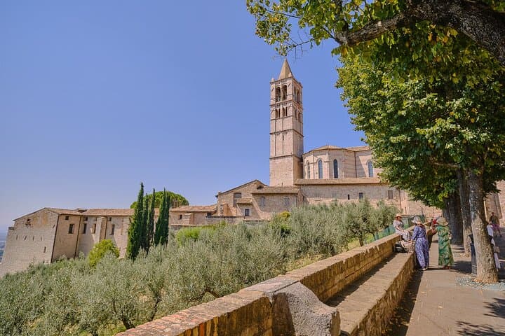 Private Full-Day Tour of Assisi and Cortona from Florence