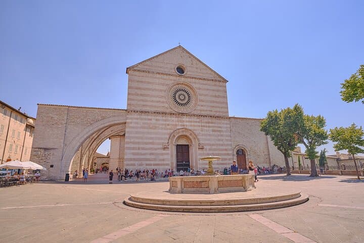 Private Full-Day Tour of Assisi and Cortona from Florence