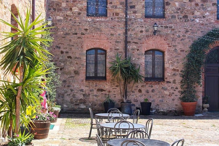 Private Wine Tasting & Lunch Journey from Cefalù