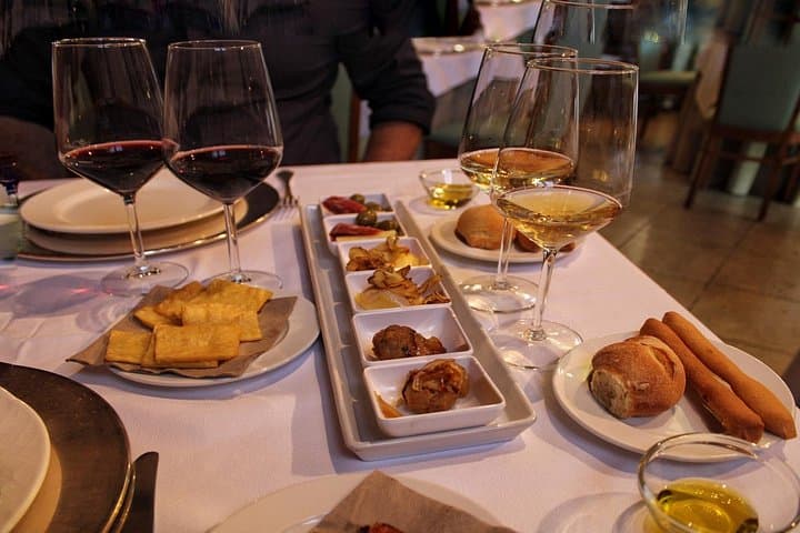Private Wine Tasting & Lunch Journey from Cefalù