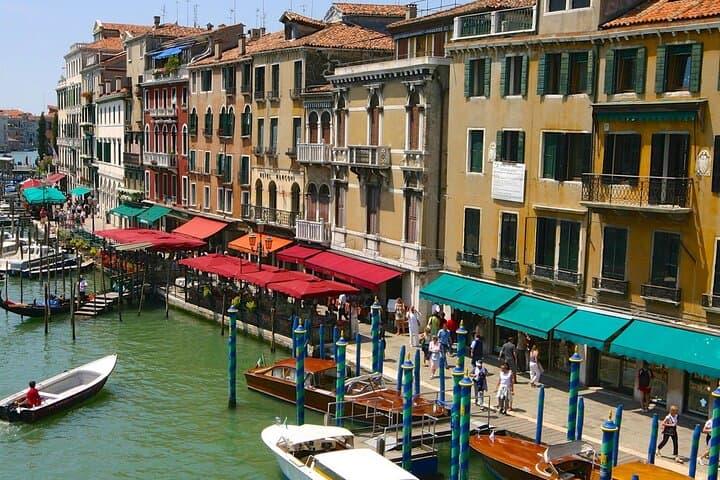 Morning Venice Walking Tour with Gondola Ride