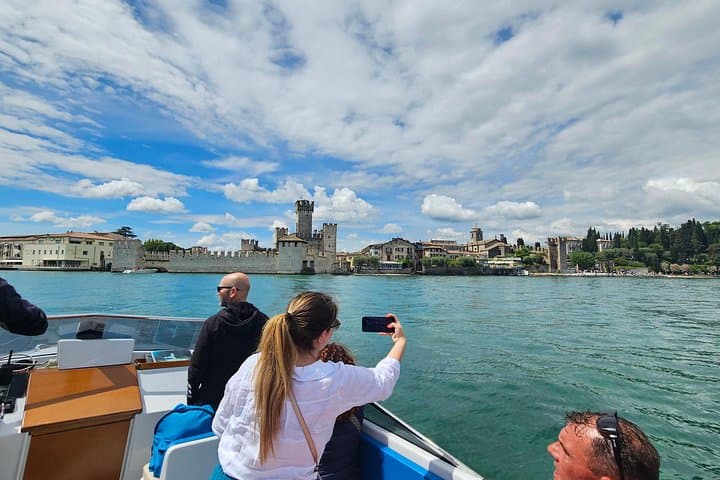 Boat cruise in Sirmione