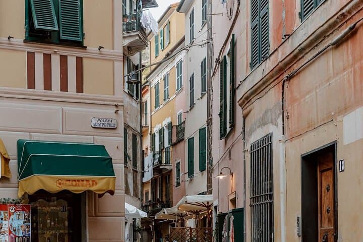 Private Cinque Terre Walking Tour with Food and Wine Tastings