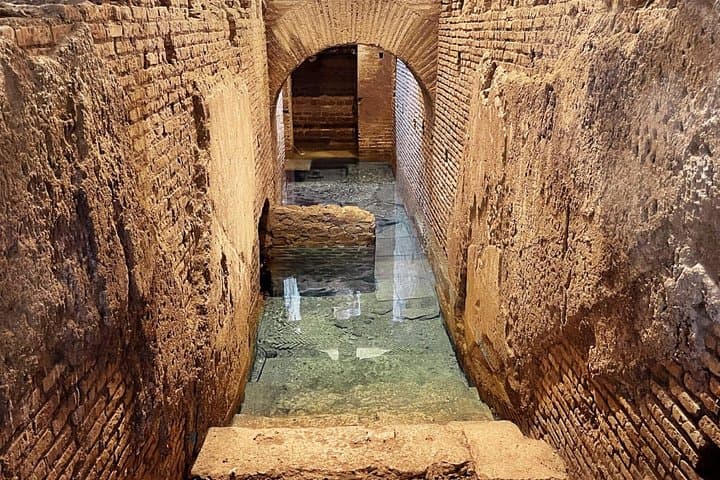 guide tour for the Pantheon and the Trevi Fountain Underground