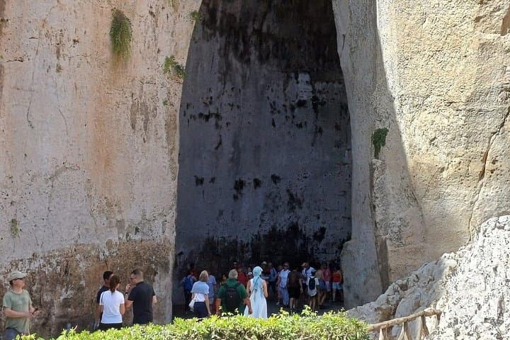 Siracusa Neapolis Guided Private Tour with Skip-the-line Tickets