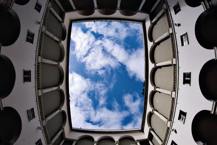 Genova Walking Tour with Audio and Written Guide by a Local