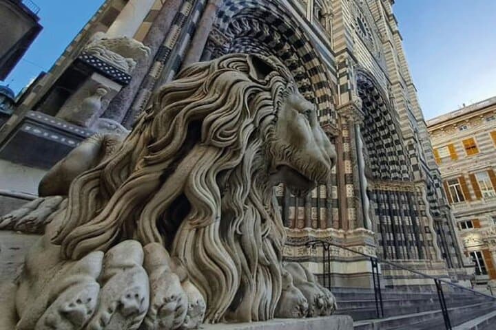 Genova Walking Tour with Audio and Written Guide by a Local