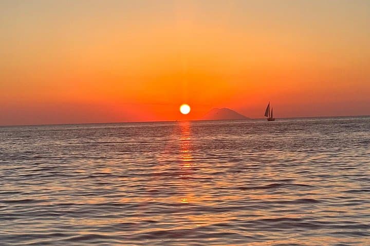 Sunset tour from Tropea to Capo Vaticano with aperitif included