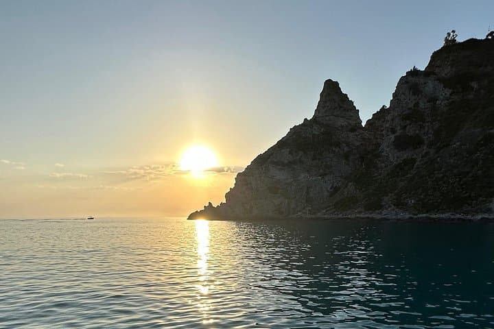 Sunset tour from Tropea to Capo Vaticano with aperitif included