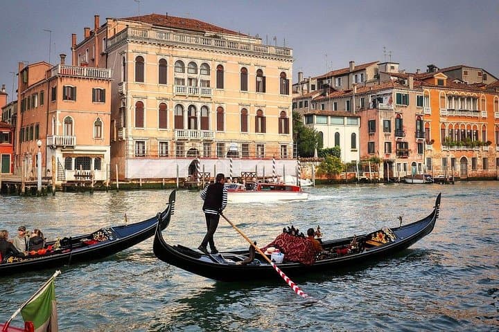 Venice: Doge's Palace Guided Tour With Tickets & Optional Gondola