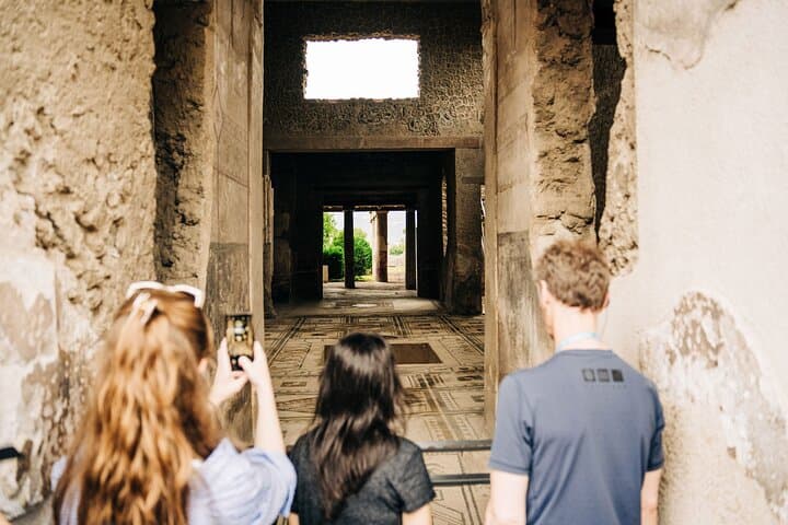 Private Day Trip to Pompeii and Amalfi Coast from Rome
