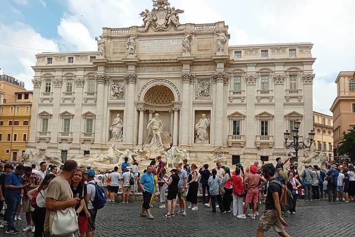 guide tour for the Pantheon and the Trevi Fountain Underground