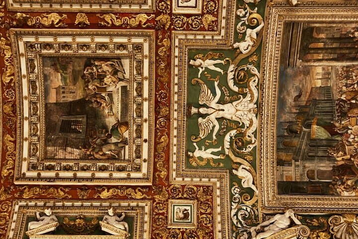 Rome St. Peter's Basilica Tour with exclusive Underground Access