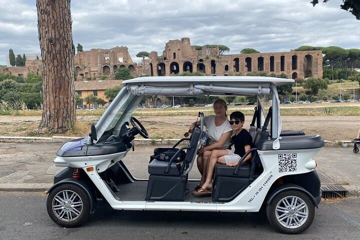 Rome: Exclusive Private Golf Cart Tour