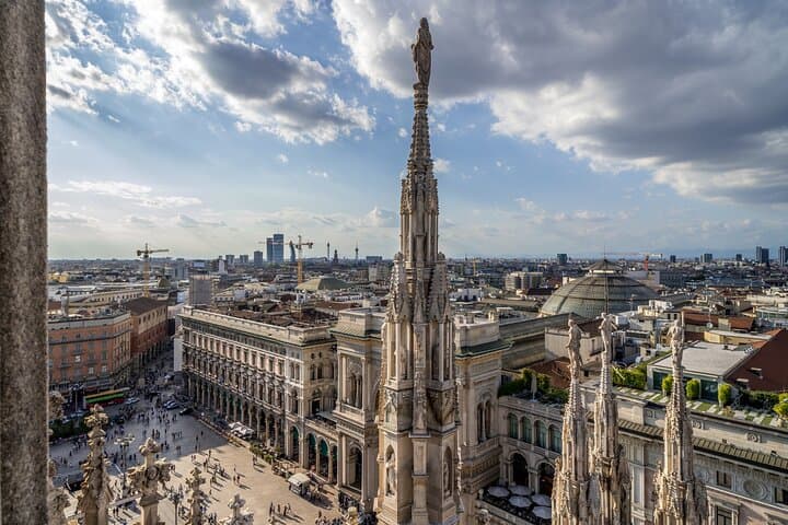 Milan: Private Duomo Rooftop Terraces and Last Supper Tour