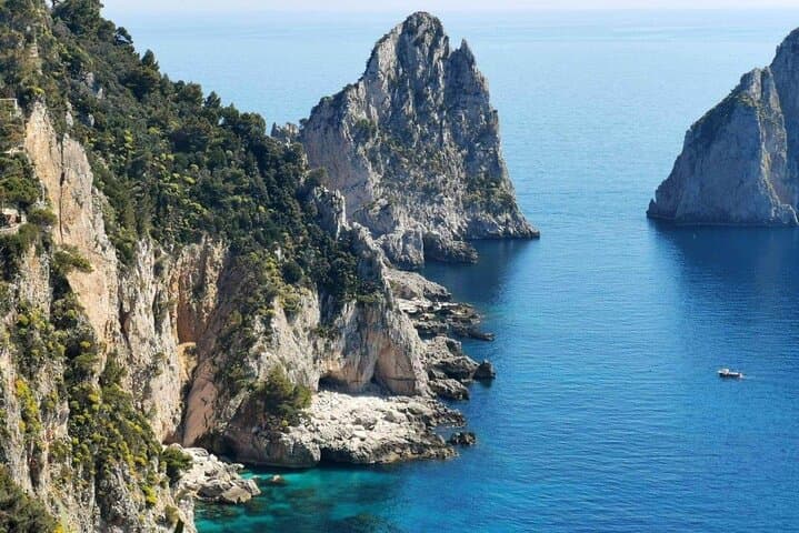 4-Day Amalfi Coast with Capri Boat Cruise, Pompeii & Herculaneum