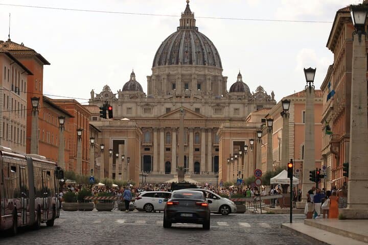 Rome St. Peter's Basilica Tour with exclusive Underground Access