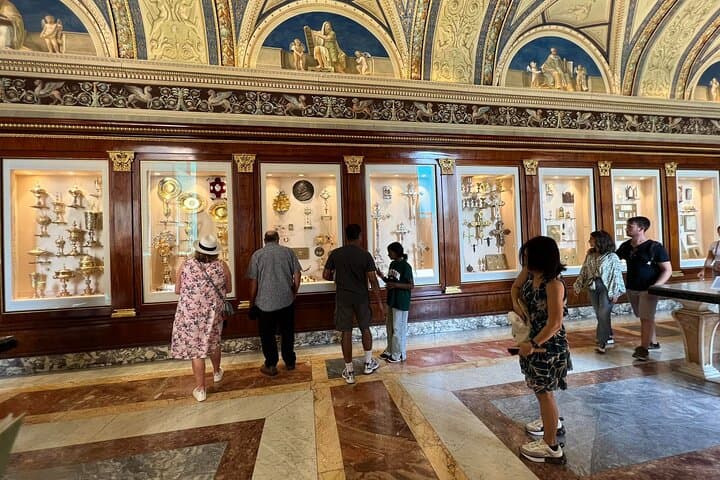 VATICAN:Vatican Museum, Sistine Chapel tour And Optional Basilica