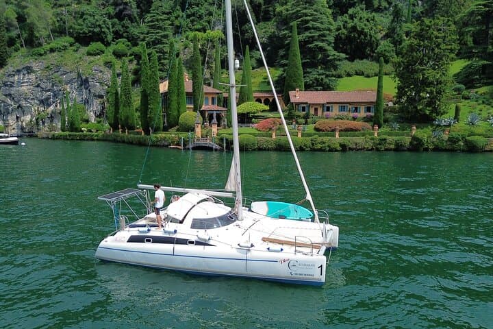 4 hours tour on a Private Catamaran on Lake Como with Aperitif