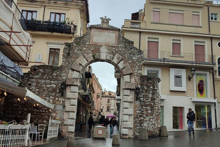 Private Quest Experience in Taormina Seeking The Vial Of Life