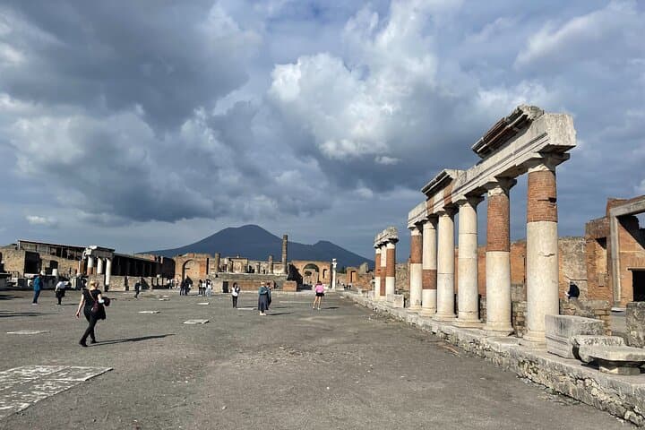 Pompeii Guided Tour from Naples with Skip-the-Line Entry