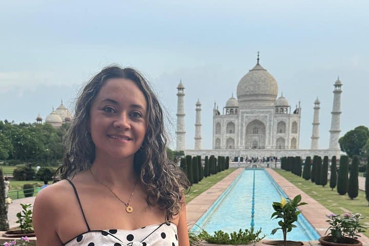 Agra and Taj Mahal Guided Tour by Car from Delhi