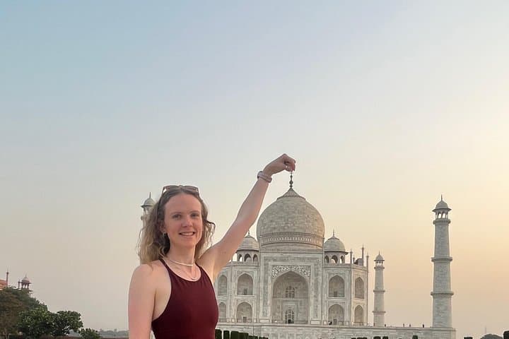 Agra and Taj Mahal Guided Tour by Car from Delhi