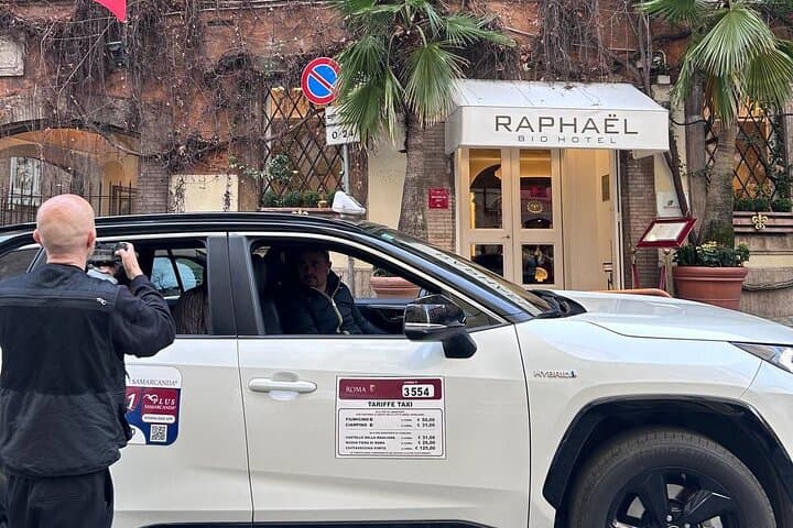 Private ride from Rome to Florence - hotel pickup and drop-off
