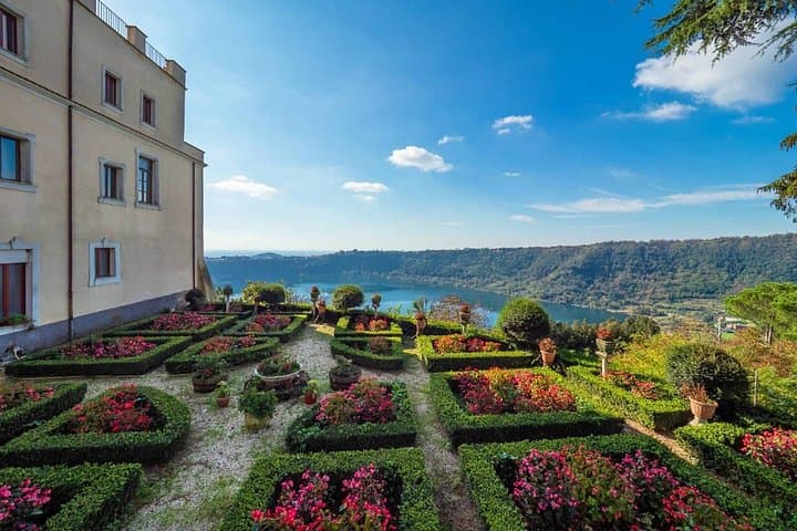 Private round trip from Rome to Castelli Romani and Lakes