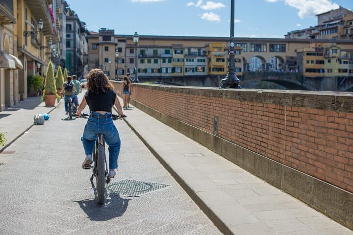 Private Electric Bike 2 hours Tour of Florence Hills with Gelato Tasting