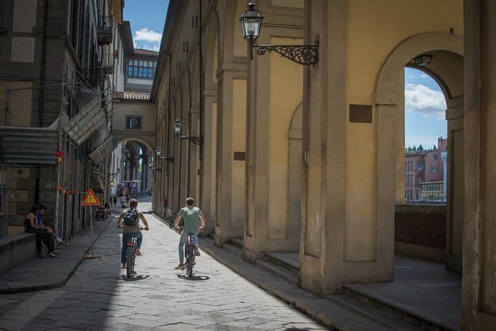 Private Electric Bike 2 hours Tour of Florence Hills with Gelato Tasting