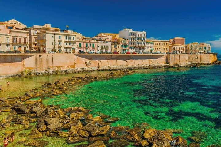 Siracusa Walking Tour with Audio and Written Guide by a Local