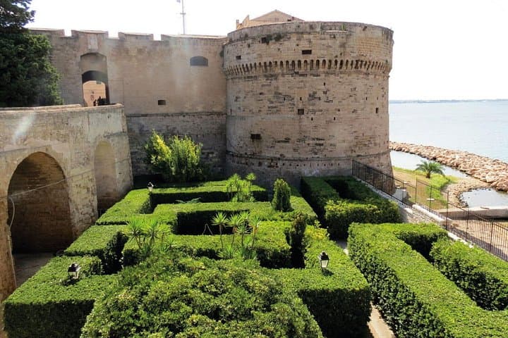 Taranto Walking Tour with Audio and Written Guide by a Local