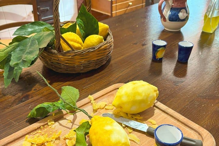 Fresh pasta and Limoncello course in a lemon grove