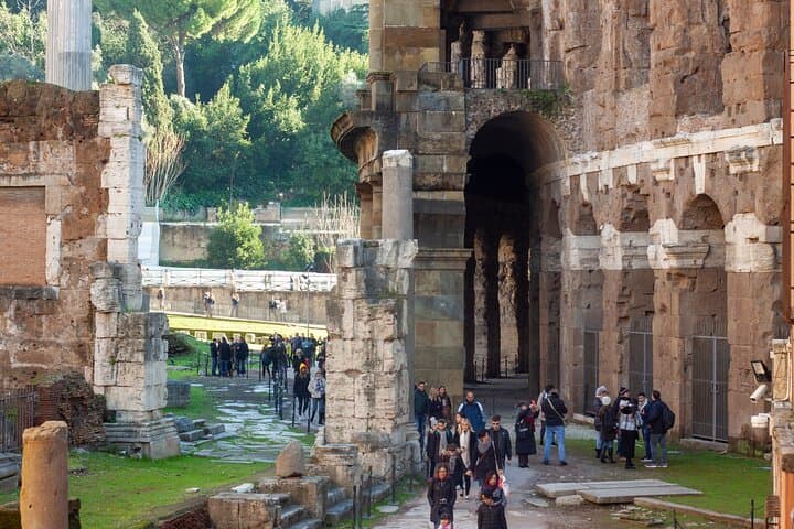 Rome Colosseum, Forum and Pantheon Tour with Castel Sant’Angelo